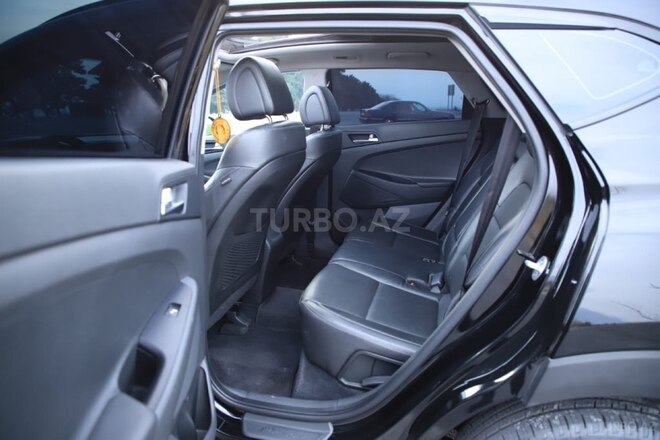 Hyundai Tucson 2015, 250,000 km - 2.0 l - Qax