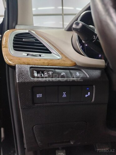 Hyundai Santa Fe-13