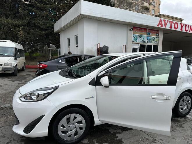 Toyota Aqua-11