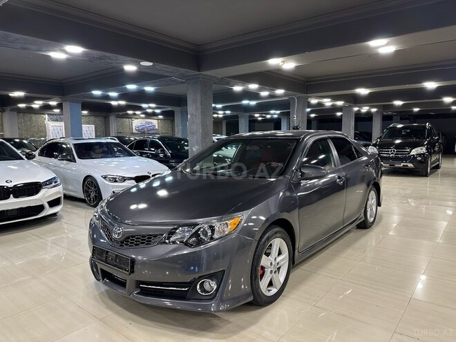 Toyota Camry-5