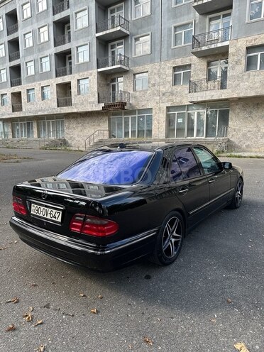 Mercedes E 220 d 2001, 268,000 km - 2.2 l - İsmayıllı