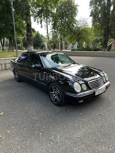 Mercedes E 220 d 2001, 268,000 km - 2.2 l - İsmayıllı