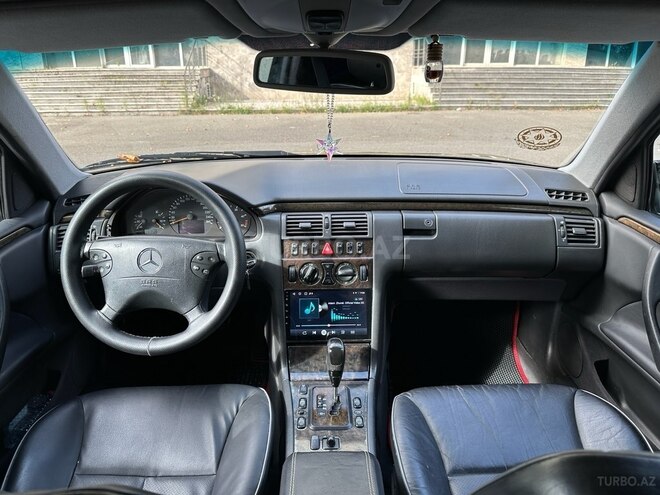 Mercedes E 220 d 2001, 268,000 km - 2.2 l - İsmayıllı