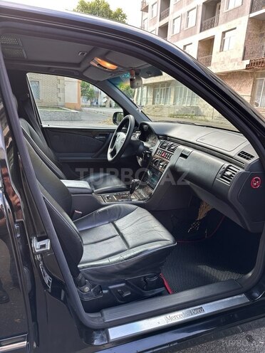 Mercedes E 220 d 2001, 268,000 km - 2.2 l - İsmayıllı