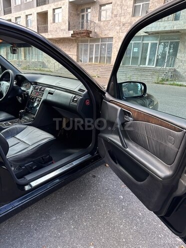 Mercedes E 220 d 2001, 268,000 km - 2.2 l - İsmayıllı