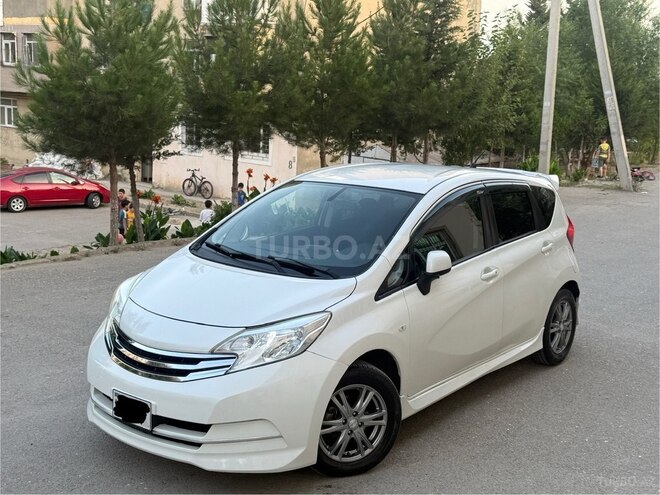 Nissan Note-2