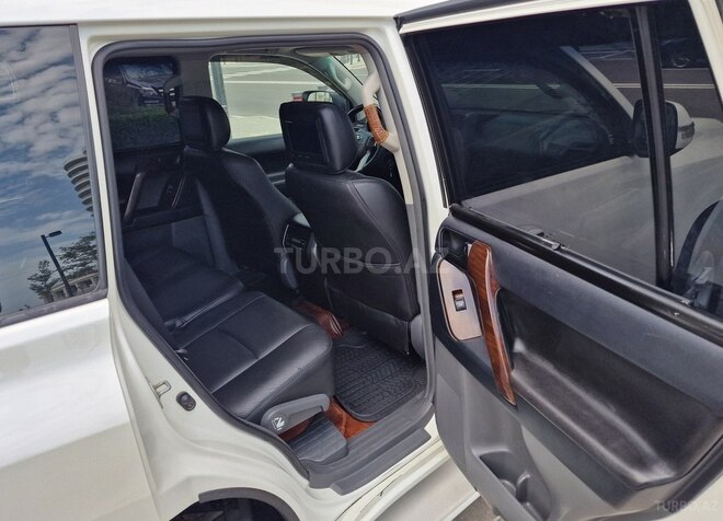 Toyota Land Cruiser Prado 2010, 197,000 km - 2.7 л - Bakı