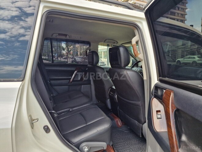 Toyota Land Cruiser Prado 2010, 197,000 km - 2.7 л - Bakı