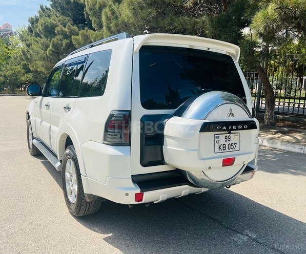 Mitsubishi Pajero 2010, 274,800 km - 3.5 л - Bakı