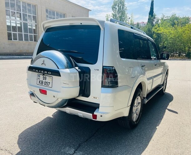 Mitsubishi Pajero 2010, 274,800 km - 3.5 л - Bakı