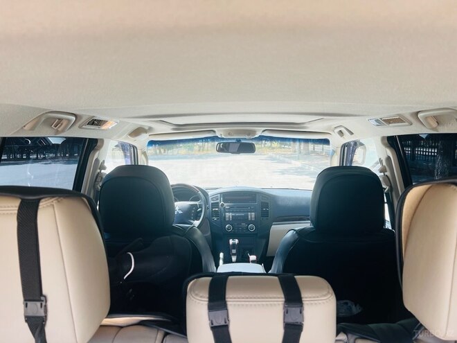 Mitsubishi Pajero 2010, 274,800 km - 3.5 л - Bakı