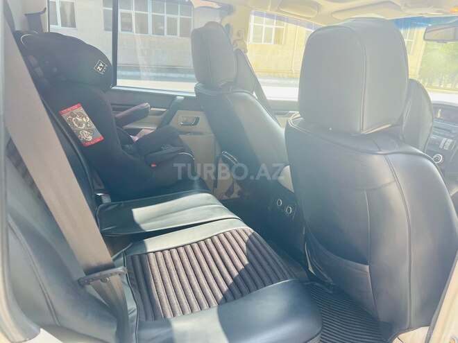 Mitsubishi Pajero 2010, 274,800 km - 3.5 л - Bakı