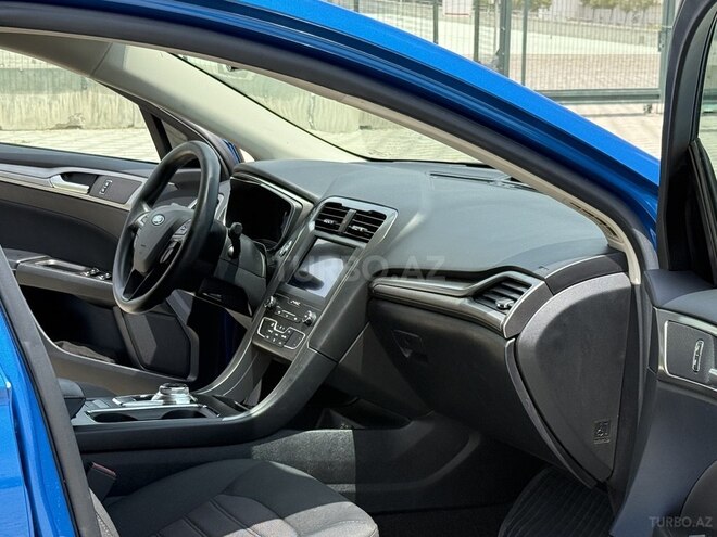 Ford Fusion (North America)-18
