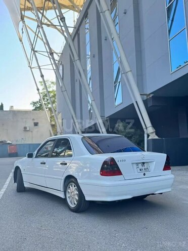 Mercedes C 200-13