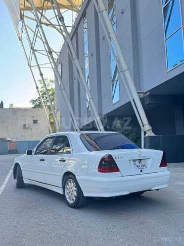 Mercedes C 200-17
