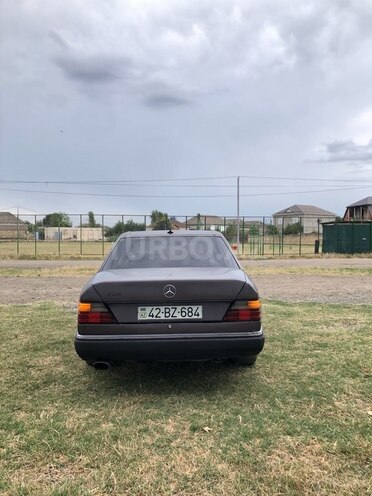Mercedes E 250 1992, 400,000 km - 2.5 л - Masallı