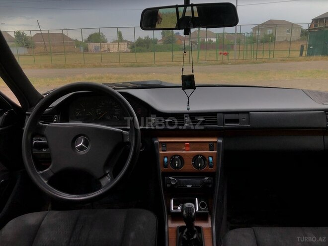 Mercedes E 250 1992, 400,000 km - 2.5 л - Masallı