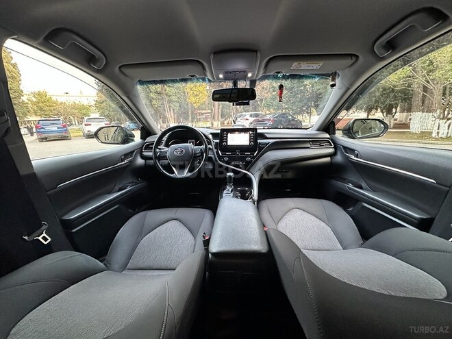 Toyota Camry-15