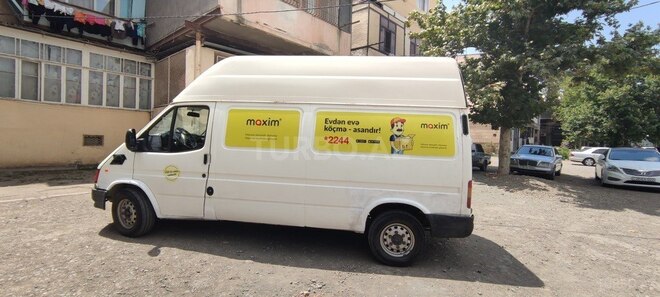 Ford Transit-8