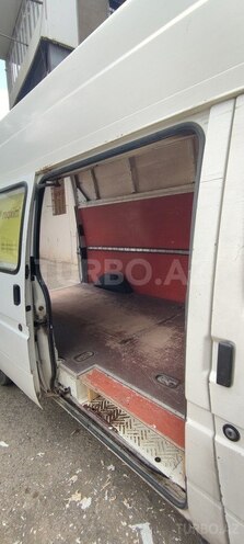Ford Transit-12