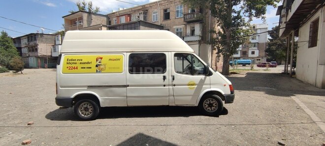 Ford Transit-14