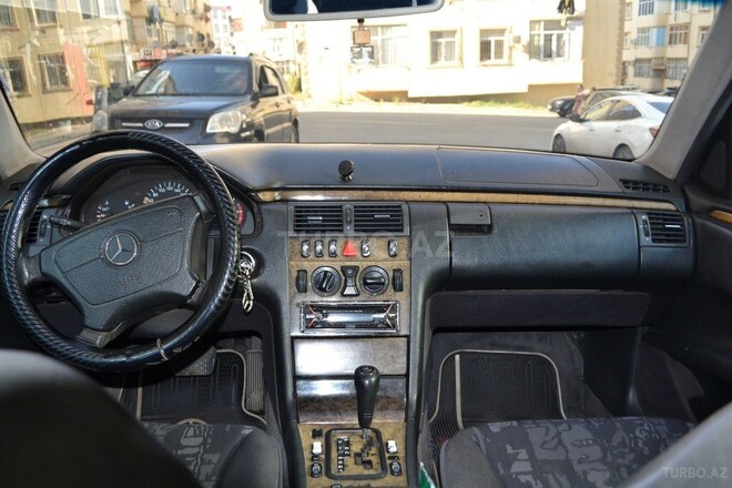 Mercedes E 220 d 1998, 620,000 km - 2.2 l - Bakı