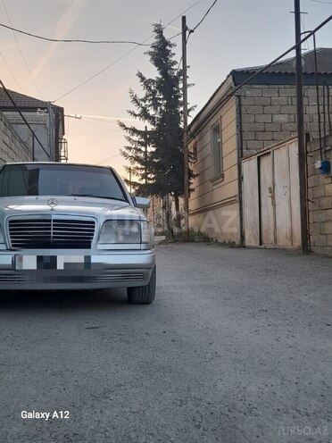 Mercedes E 250 1994, 549,916 km - 2.5 l - Quba