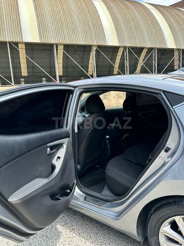 Hyundai Elantra 2015, 135,185 km - 1.8 л - Bakı