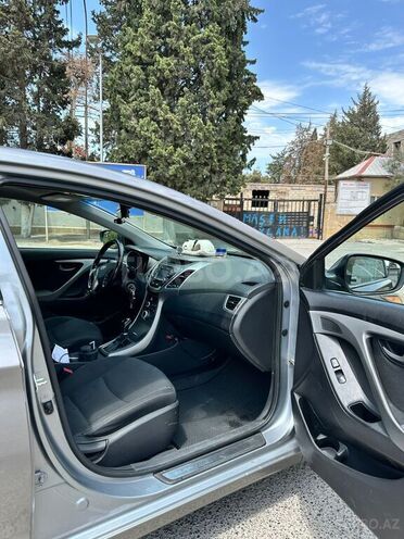 Hyundai Elantra 2015, 135,185 km - 1.8 л - Bakı