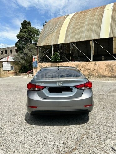 Hyundai Elantra 2015, 135,185 km - 1.8 л - Bakı
