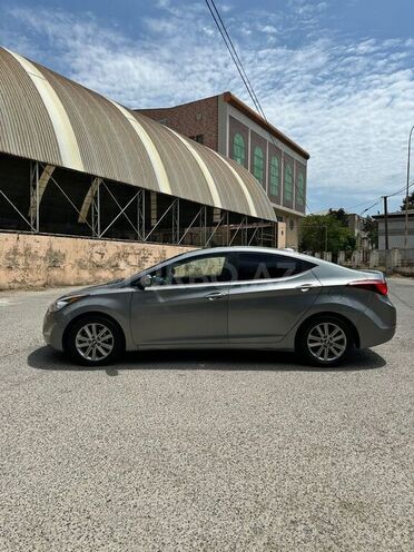 Hyundai Elantra 2015, 135,185 km - 1.8 л - Bakı