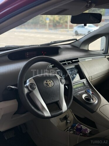 Toyota Prius-7