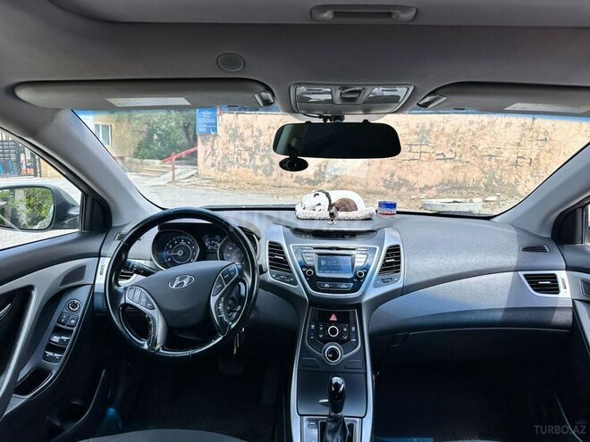 Hyundai Elantra 2015, 135,185 km - 1.8 л - Bakı