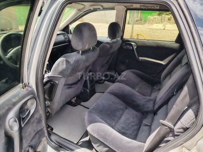 Opel Vectra-4