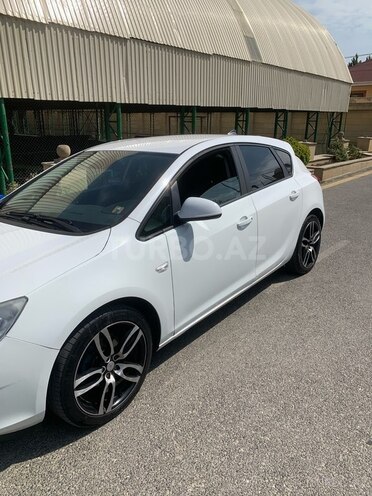 Opel Astra 2011, 240,000 km - 1.3 l - Bakı