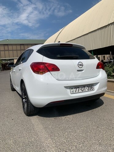 Opel Astra 2011, 240,000 km - 1.3 l - Bakı