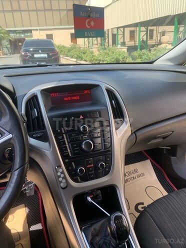 Opel Astra 2011, 240,000 km - 1.3 l - Bakı