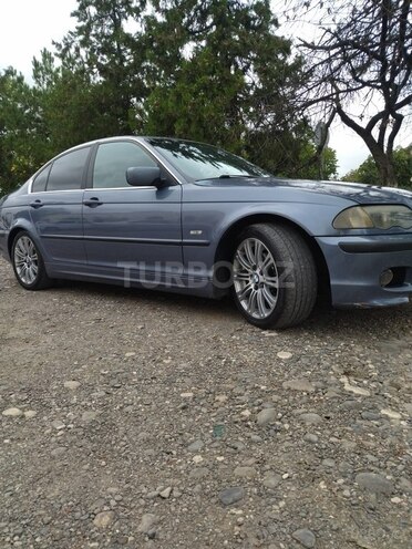 BMW 323 1998, 380,000 km - 2.5 l - Quba