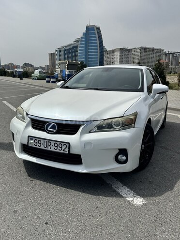 Lexus CT 200h-12