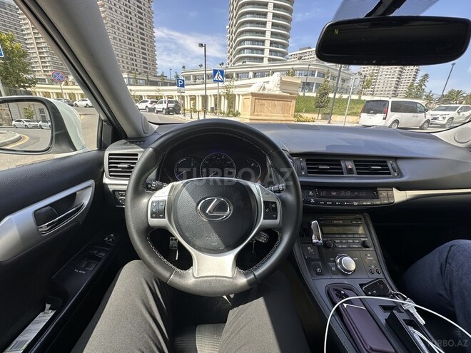 Lexus CT 200h-10