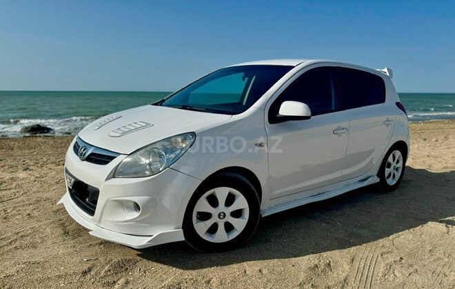 Hyundai i20 2011, 295,000 km - 1.4 л - Bakı