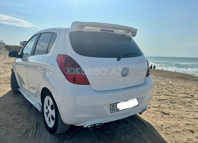 Hyundai i20 2011, 295,000 km - 1.4 л - Bakı