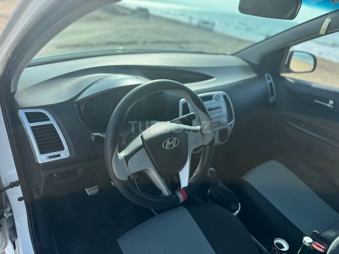 Hyundai i20 2011, 295,000 km - 1.4 л - Bakı