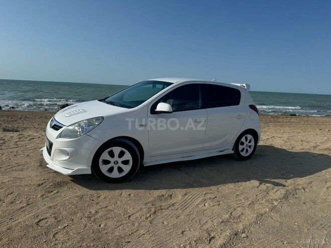 Hyundai i20 2011, 295,000 km - 1.4 л - Bakı