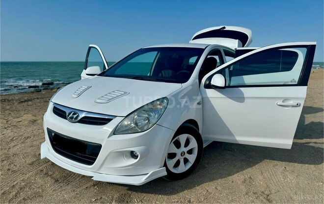 Hyundai i20 2011, 295,000 km - 1.4 л - Bakı