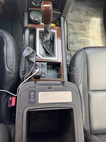 Toyota Land Cruiser Prado-13