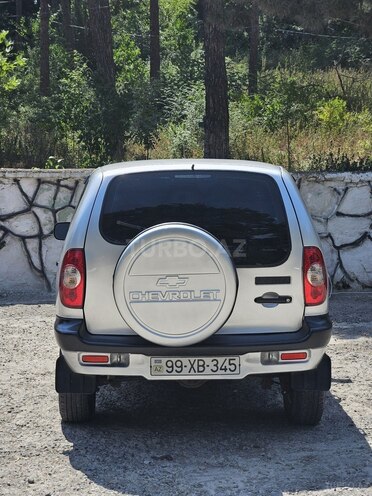 Chevrolet Niva 2006, 97,382 km - 1.7 l - Tovuz