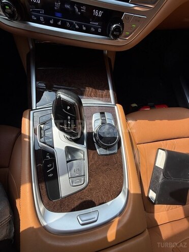 BMW 740 2018, 105,423 km - 3.0 l - Bakı