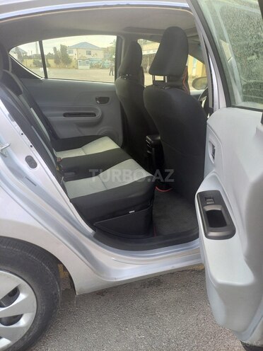Toyota Prius C 2014, 76,000 km - 1.5 л - Bakı