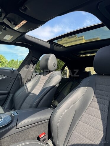 Mercedes E 300 de-3